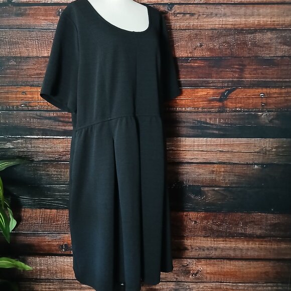 Lane Bryant Midi Dress Plus Size 26 28 Black Textured Pleated Stretch Pockets - Picture 7 of 10